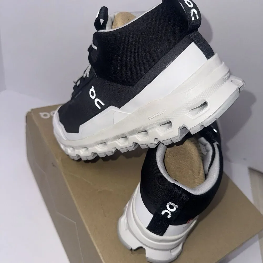 On Cloudhero Mid Waterproof Unisex Kids Sneakers Black/White US 3.5 EU 35.5 NIB